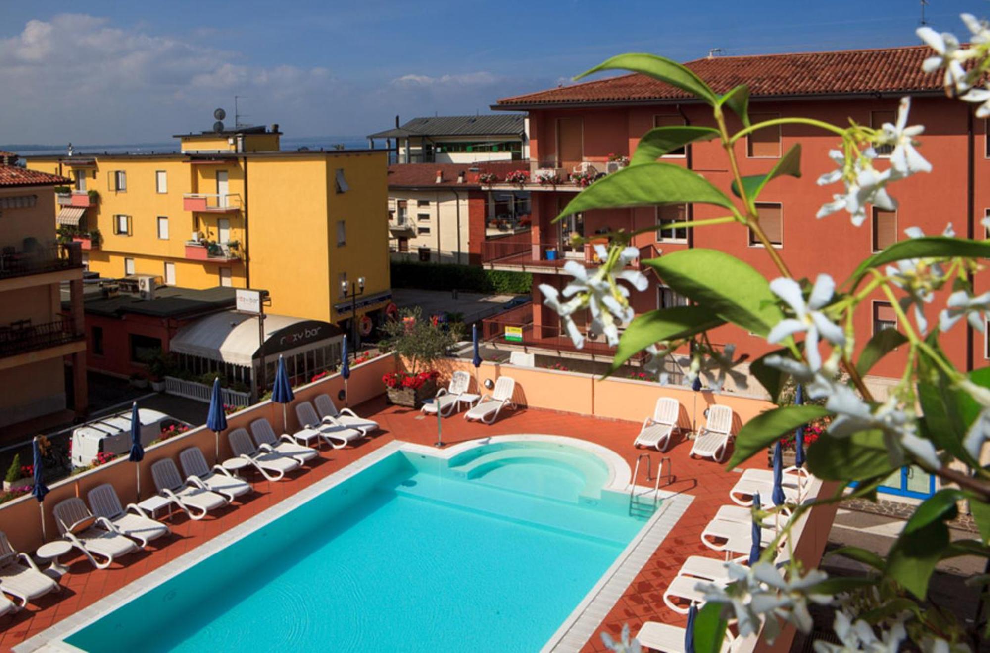 Hotel Bologna Бардолино Экстерьер фото