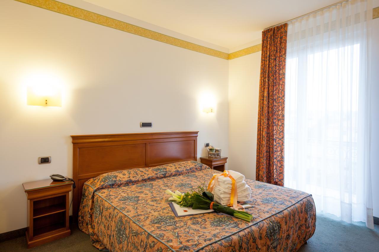 Hotel Bologna Бардолино Экстерьер фото